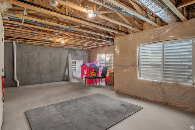 4477 E HURSTBOURNE DR, Eagle Mountain, UT 84005