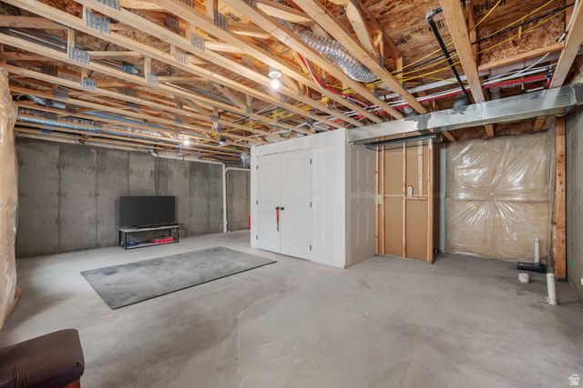 4477 E HURSTBOURNE DR, Eagle Mountain, UT 84005
