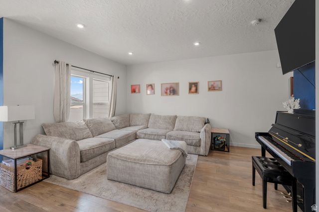 4477 E HURSTBOURNE DR, Eagle Mountain, UT 84005