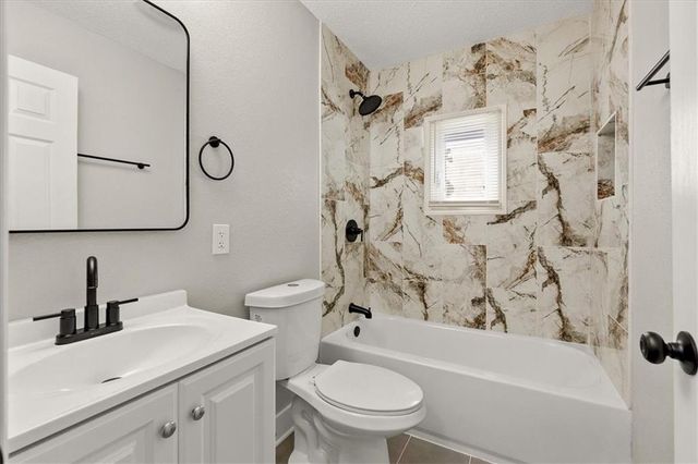 4211 E 67th Terrace, Kansas City, MO 64132