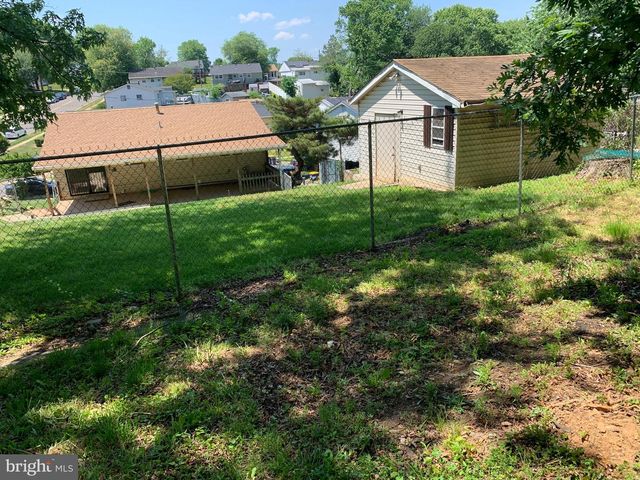 7950 DELLWOOD AVE, Lanham, MD 20706
