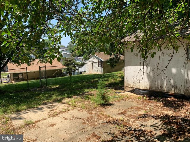 7950 DELLWOOD AVE, Lanham, MD 20706