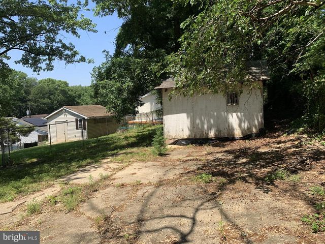7950 DELLWOOD AVE, Lanham, MD 20706