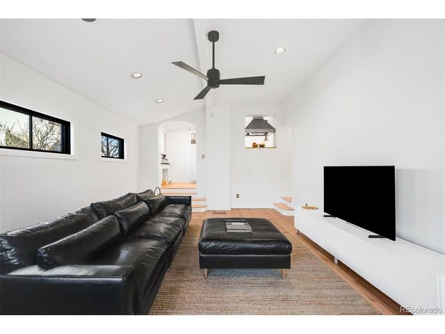 939 S Ellipse Way, Denver, CO 80209