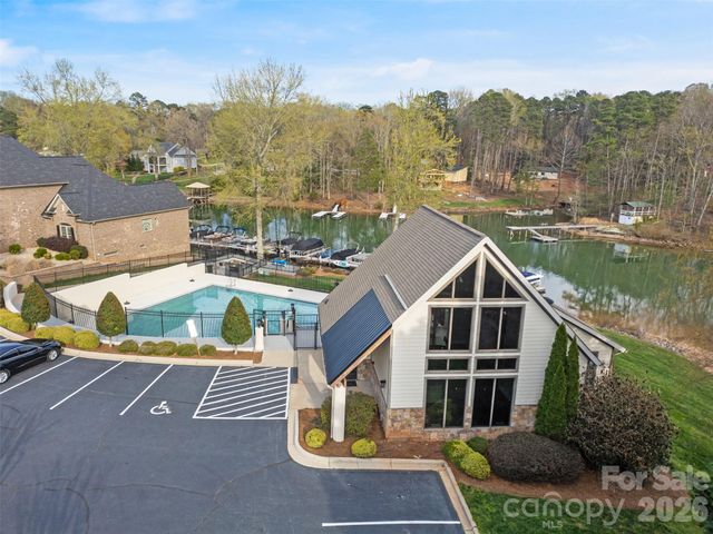 2546 Norman Isle Drive, Denver, NC 28037