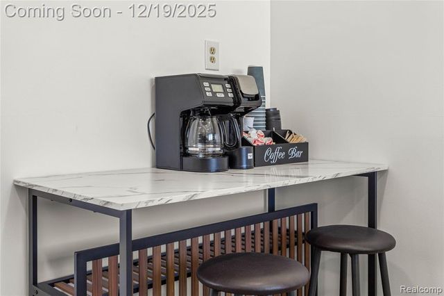 7154 Plainfield Street, Dearborn Heights, MI 48127