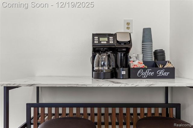 7154 Plainfield Street, Dearborn Heights, MI 48127