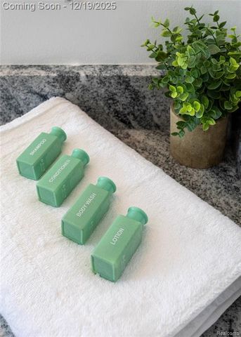 7154 Plainfield Street, Dearborn Heights, MI 48127