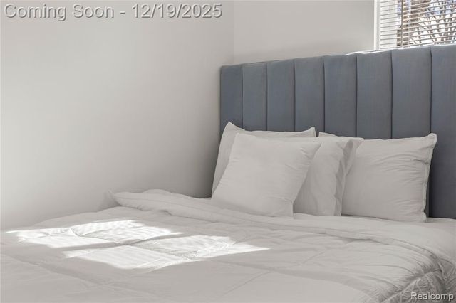 7154 Plainfield Street, Dearborn Heights, MI 48127