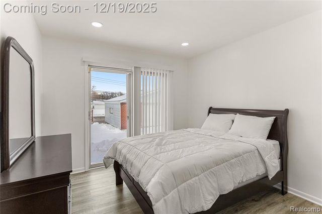 7154 Plainfield Street, Dearborn Heights, MI 48127