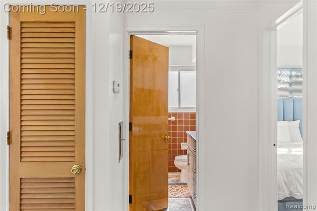 7154 Plainfield Street, Dearborn Heights, MI 48127