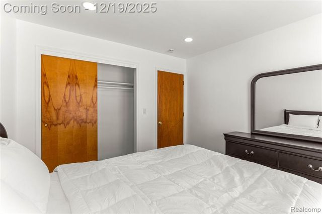 7154 Plainfield Street, Dearborn Heights, MI 48127