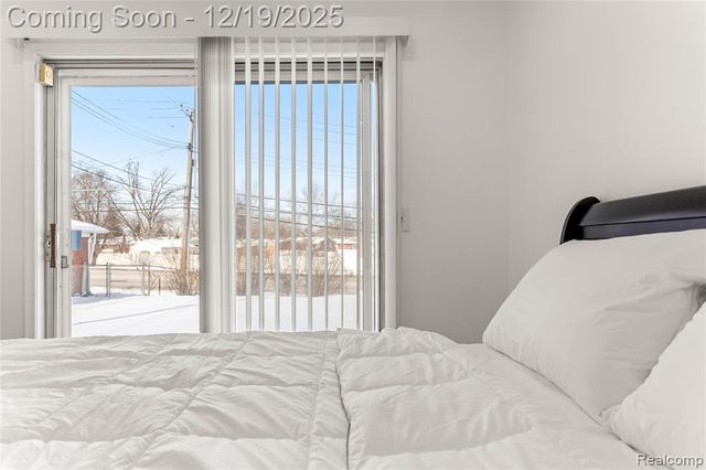 7154 Plainfield Street, Dearborn Heights, MI 48127