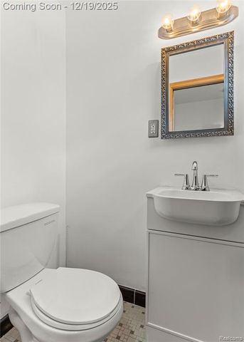 7154 Plainfield Street, Dearborn Heights, MI 48127