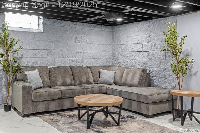 7154 Plainfield Street, Dearborn Heights, MI 48127