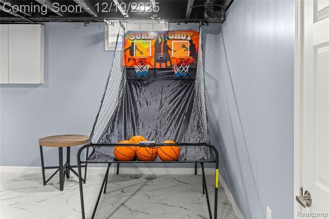 7154 Plainfield Street, Dearborn Heights, MI 48127