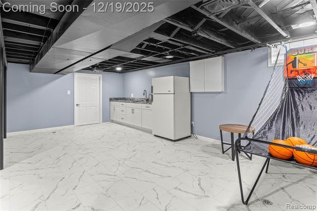 7154 Plainfield Street, Dearborn Heights, MI 48127