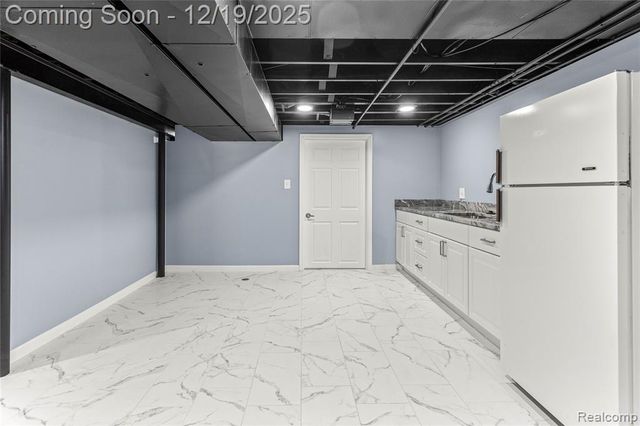 7154 Plainfield Street, Dearborn Heights, MI 48127