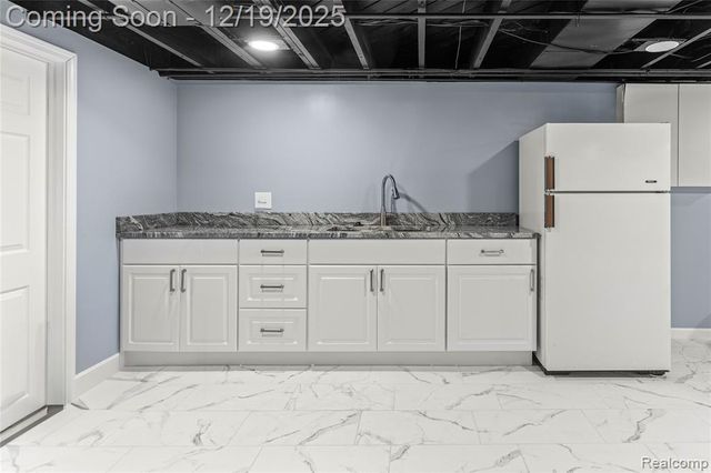 7154 Plainfield Street, Dearborn Heights, MI 48127