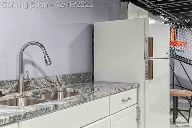 7154 Plainfield Street, Dearborn Heights, MI 48127