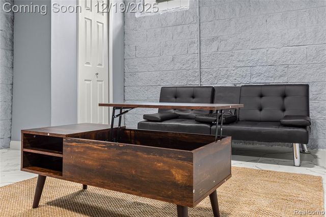 7154 Plainfield Street, Dearborn Heights, MI 48127