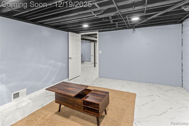 7154 Plainfield Street, Dearborn Heights, MI 48127