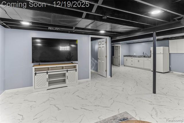 7154 Plainfield Street, Dearborn Heights, MI 48127