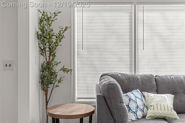 7154 Plainfield Street, Dearborn Heights, MI 48127