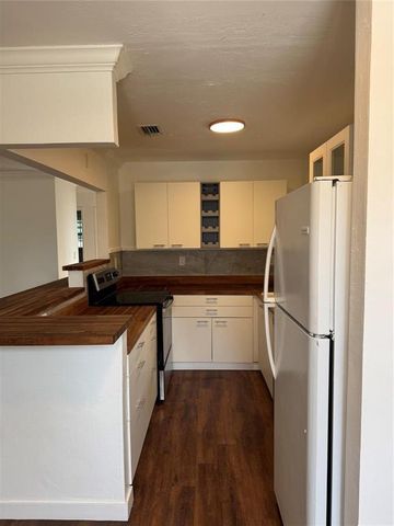 520 NE 58th Street B, Oakland Park, FL 33334