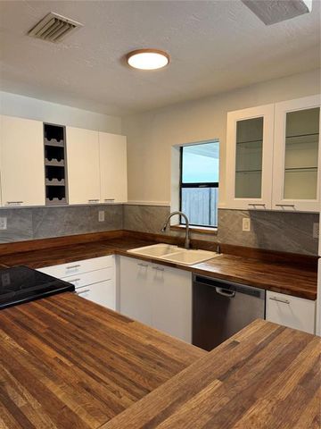 520 NE 58th Street B, Oakland Park, FL 33334