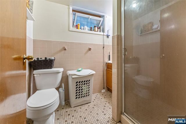 147 W 52nd Street, Bayonne, NJ 07002