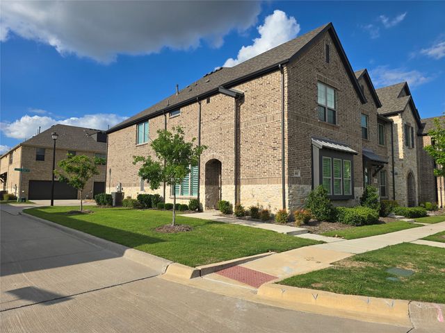 681 Vista Oaks Road, Lewisville, TX 75067