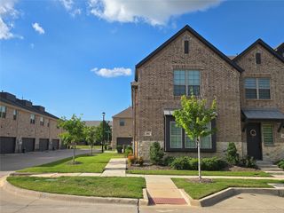 681 Vista Oaks Road, Lewisville, TX 75067