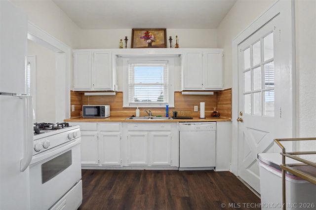 2803 E 3rd Street, Tulsa, OK 74104