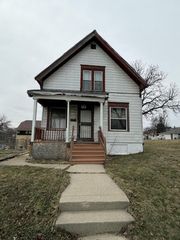 3311 N 8th STREET, Milwaukee, WI 53206
