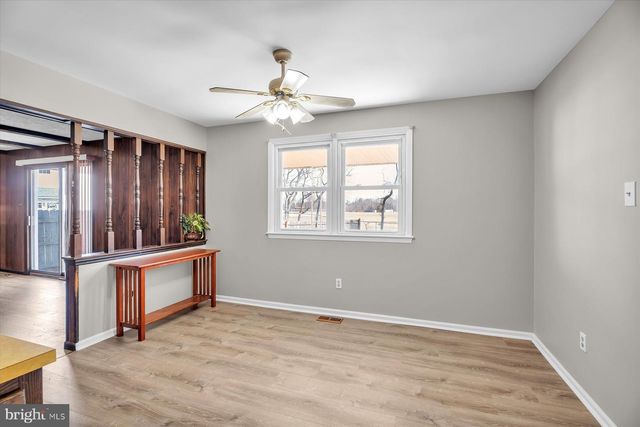 215 HAMPSHIRE DR, Deptford, NJ 08096