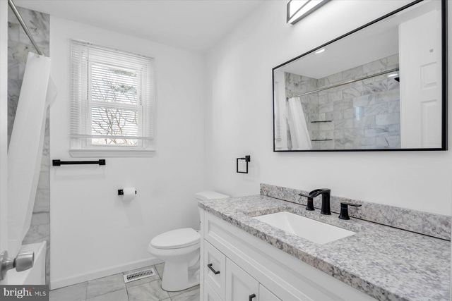 215 HAMPSHIRE DR, Deptford, NJ 08096