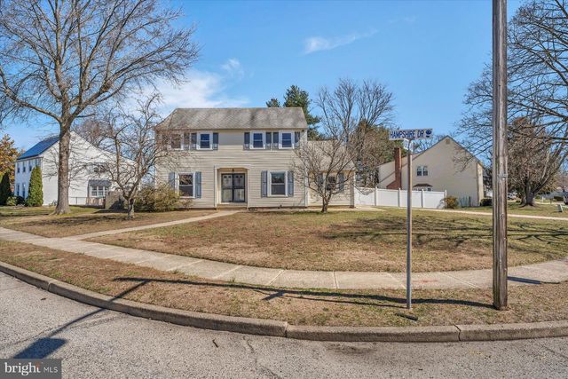 215 HAMPSHIRE DR, Deptford, NJ 08096