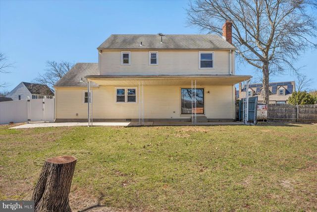 215 HAMPSHIRE DR, Deptford, NJ 08096