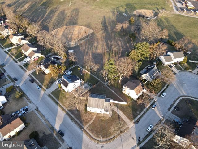 215 HAMPSHIRE DR, Deptford, NJ 08096