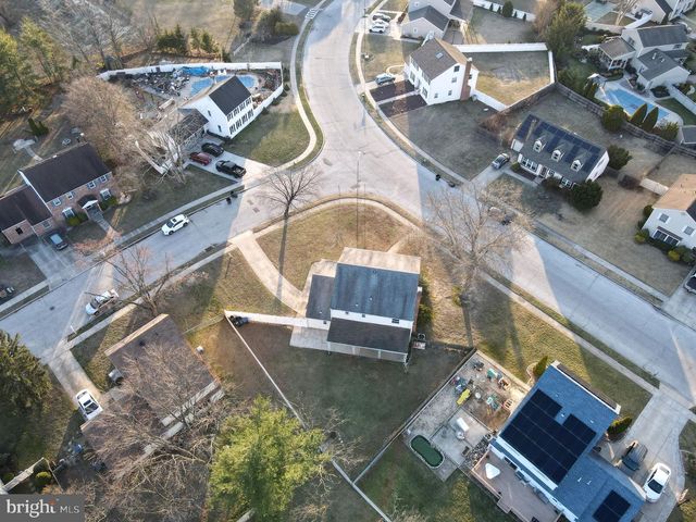 215 HAMPSHIRE DR, Deptford, NJ 08096