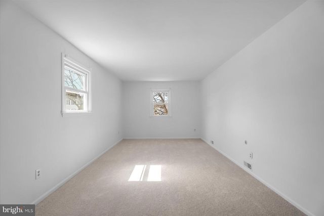 215 HAMPSHIRE DR, Deptford, NJ 08096