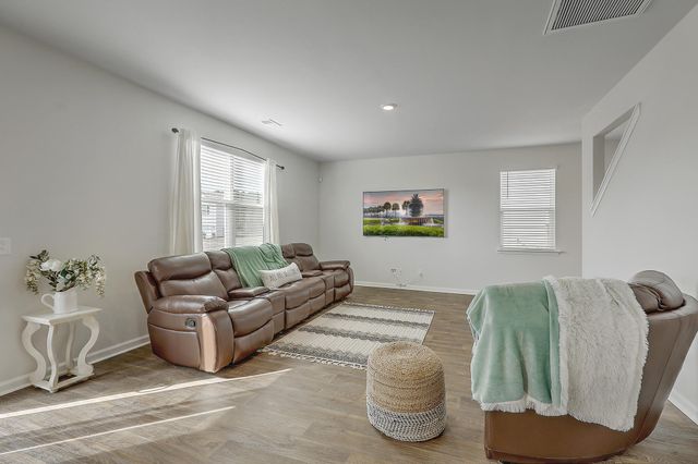 104 Akeley Lane, Summerville, SC 29483