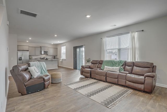 104 Akeley Lane, Summerville, SC 29483