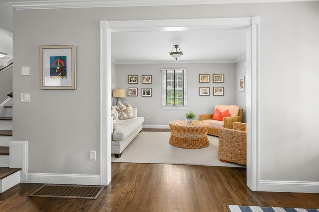 10 Abbey Gate Road, Cotuit, MA 02635