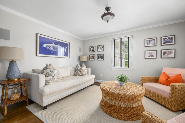 10 Abbey Gate Road, Cotuit, MA 02635