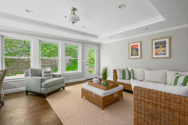 10 Abbey Gate Road, Cotuit, MA 02635