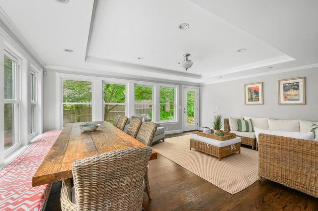 10 Abbey Gate Road, Cotuit, MA 02635