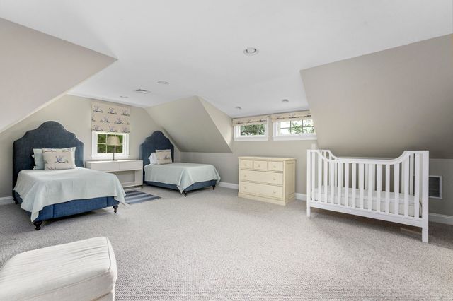 10 Abbey Gate Road, Cotuit, MA 02635