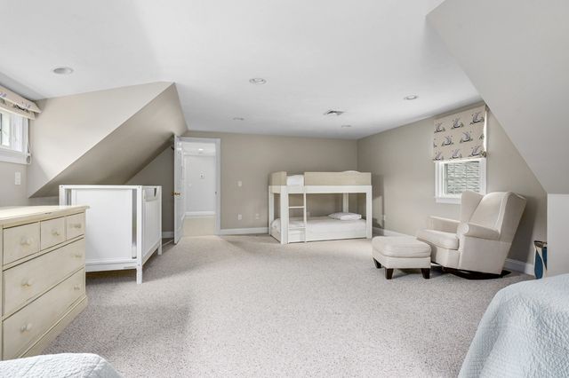 10 Abbey Gate Road, Cotuit, MA 02635
